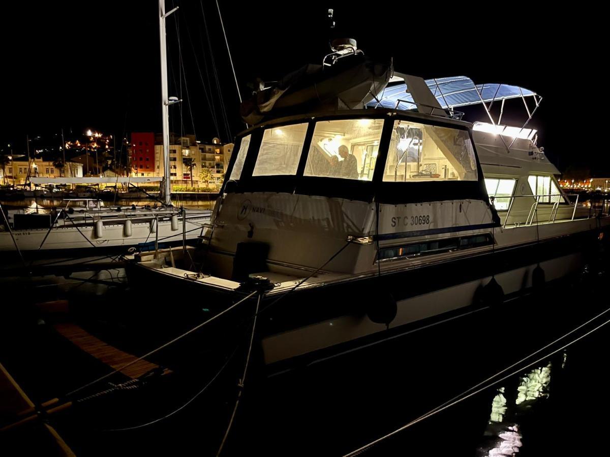 Hotel Navi Yacht A Sete, 2 A 8 Couchages, Privatif Exterior foto