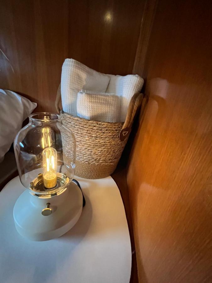 Hotel Navi Yacht A Sete, 2 A 8 Couchages, Privatif Exterior foto