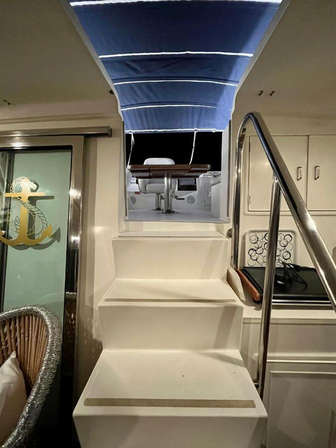 Hotel Navi Yacht A Sete, 2 A 8 Couchages, Privatif Exterior foto
