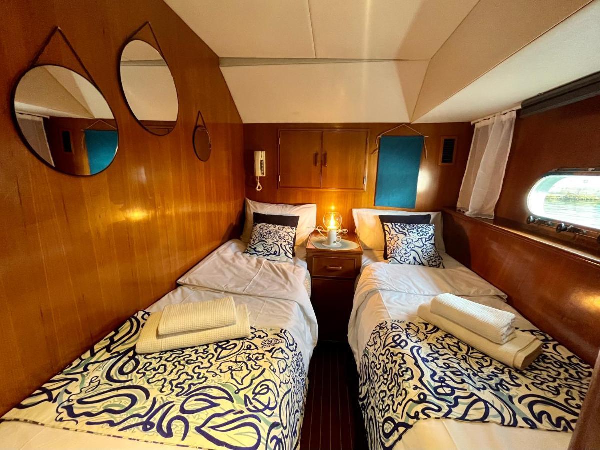 Hotel Navi Yacht A Sete, 2 A 8 Couchages, Privatif Exterior foto